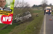 Lider niemieckiej skrajnej prawicy uderzył autem w drzewo. Życie uratowali...