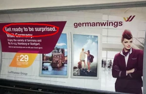 Germanwings nie nadąża z usuwaniem tej reklamy.