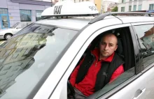 Zaatakowany przez klienta taksówkarz został...wyrzucony z pracy.