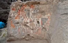 Od co najmniej 11 tys. lat człowiek maluje szlaczki w mieszkaniach :)