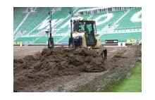 Zaorali stadion, by położyć najdroższą trawę w Polsce