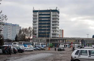 Wieżowiec przy dworcu sprzedany! Po wyburzeniu ma powstać hotel i galeria...