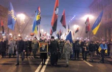 Pochód ku czci Bandery maszeruje ulicami Kijowa