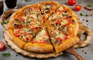 Polacy uwielbiają pizzę. Najchętniej zamawiają capricciosę i margheritę