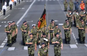 Skandal w niemieckiej armii. W koszarach znaleziono pamiątki po...