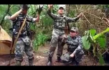 Piosenka Rokiego Vulovicia - "Panteri (Mauzer)" w wykonaniu chińskich żołnierzy