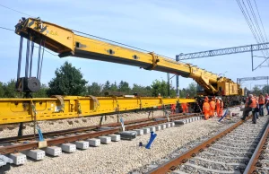 Najpotężniejszy dźwig i największy rozjazd kolejowy w Grodzisku Mazowieckim