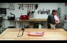 Znikająca świnia - artysta z nożem napisy PL