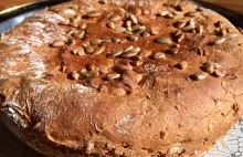 Prosty i szybki chleb pszenno- orkiszowy z suszonych drożdży