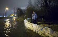 Wichura w Trójmieście. Podnosi się stan rzek, są podtopienia