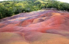 Kolorowe wydmy na Mauritiusie