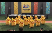 Tańczący Pikachu flaczeje na scenie