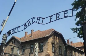 Dziennikarka zwolniona z radia za ARBEIT MACHT FREI