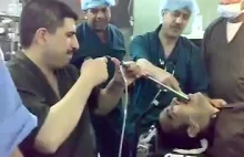 Ten Irakijczyk uwielbia plaskie siedemnastki. Lekarze rozbawieni.