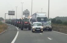 Trwają protesty w okolicach Calais - transportowcy i rolnicy blokują A16,...