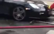 Biedne Porsche.