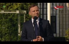 Prezydent Andrzej Duda przemawia przed pałacem prezydenckim (06.08.2015