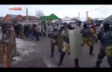 Rosyjska policja vs Cyganie.