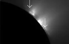 Tylko na Enceladusie - zaćmienie gejzerów