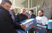 Wybory 2015. Paweł Kukiz złożył podpisy w PKW