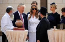 Prezydent Donald Trump przeszedł potajemnie na Judaizm w 2017...