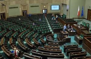 Komisja regulaminowa za uchyleniem immunitetu Dominikowi Tarczyńskiemu.