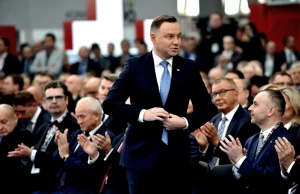 Jak państwowe spółki zrzucają się na promocję PiS