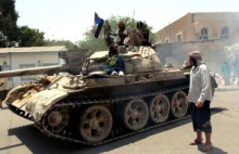 Al-Kaida zdobyła kontrolę nad Al-Mukallą. W Adenie wciąż się bronią