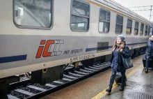 PKP Intercity żąda dowodów osobistych. Czytelnik oburzony legitymowaniem.