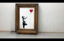 Zniszczenie obrazu "Dziewczynka z balonikiem" Banksy'ego od środka