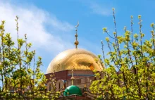 Nielegalnie zbudowany meczet rozebrany wbrew wiernym