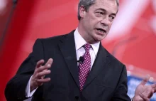 Farage zostaje w UKIP. Partia odrzuciła jego rezygnację