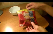 Jak zjeść chipsy nie brudząc sobie rąk? | how to eat chips without...