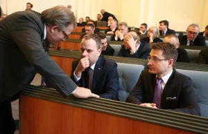 PiS ma kłopot z kadrami. Wolą spółki niż partyjne listy