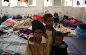 "Piekło na ziemi". UK finansuje obozy gdzie dzieci są bite, gwałcone i głodzone