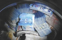 Brudne pieniądze ukryte w pralce