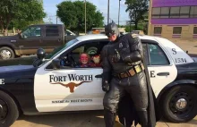 Policjant w stroju Batmana zatrzymał złodzieja.