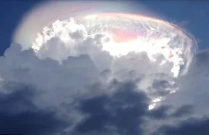 Niepowtarzalna tęczowa chmura nad Kostaryką