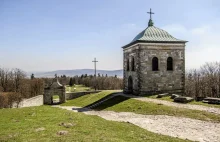 120 000 pielgrzymów spacyfikuje Świętokrzyski Park Narodowy. Przyrodnicy...