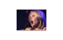 Dziesięciolatka śpiewa jak operowa diva.