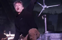 Wokalista Iron Maiden - Bruce Dickinson rozprawił się z fanem na koncercie