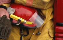 Łódzkie: ponad 20 zastępów straży gasi pożar wysypiska śmieci w Zgierzu