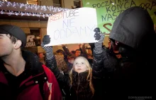 Blondynka z hasłem "RedTube nie oddamy!" na demonstracji przeciw ACTA. Znasz ją?