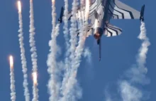 F16 Belgian Air Force z flarami SIAF 2015