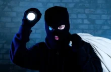 [EN]Teen Burglar Breaks Into Home, Asks Sleeping Couple for Wifi