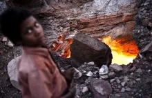 Górnicy z ognistej wioski Bokapahari