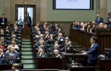 Ile zarobili politycy? Znamy oświadczenia majątkowe posłów