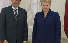 Nowy ambasador Austrii na Litwie na misję do Wilna zjechał z męską „żoną”.