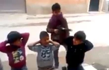 Dzieci bawiły się w egzekucję ISIS. Wstrząsające wideo