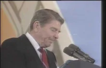 Reakcja Ronalda Reagana na dźwięk pękającego balonu podczas przemowy w Berlinie